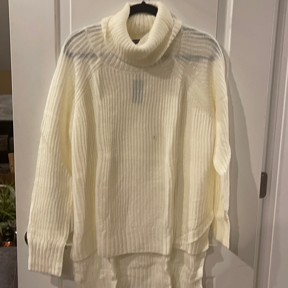 Express Hi Low light weight sweater!  Amazing feel